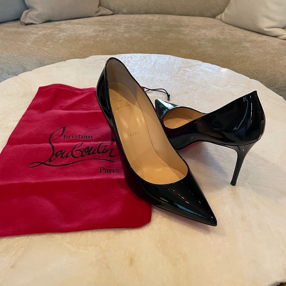 Christian Louboutin Black patent heel. Size 38 1/2
